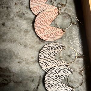 Chevron Patterned Earrings Set